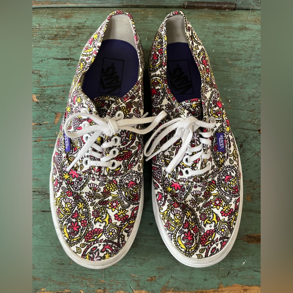 Super cute floral paisley Vans